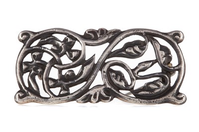 Lot 1169 - A SILVER BROOCH BY ALEXANDER RITCHIE OF IONA