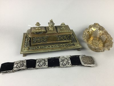 Lot 555 - A LATE 19TH/ EARLY 20TH CENTURY BRASS INKSTAND ALONG WITH OTHER ITEMS