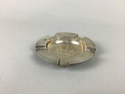 Lot 564 - A SILVER CIRCULAR ASHTRAY