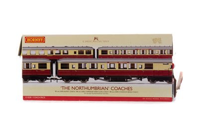 Lot 984 - A HORNBY 00 GAUGE 'THE NORTHUMBRIAN' COACHES