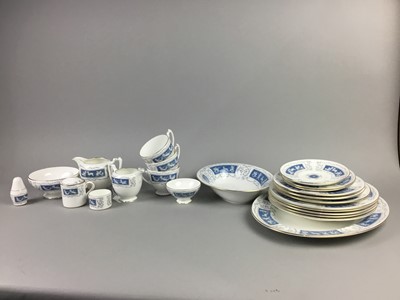 Lot 661 - A COALPORT 'REVELRY' PATTERN DINNER SERVICE