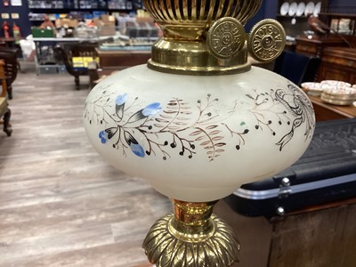 Lot 751 - A VICTORIAN PAINTED OPAQUE GLASS OIL LAMP