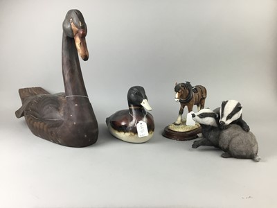 Lot 667 - A LEONARDO COLLECTION FIGURE OF A SHIRE HORSE ALONG WITH OTHER FIGURES