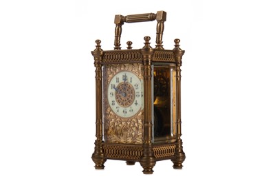 Lot 642 - A LATE VICTORIAN CARRIAGE CLOCK
