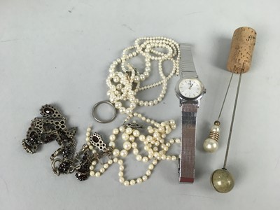 Lot 5 - A COLLECTION OF COSTUME AND OTHER JEWELLERY