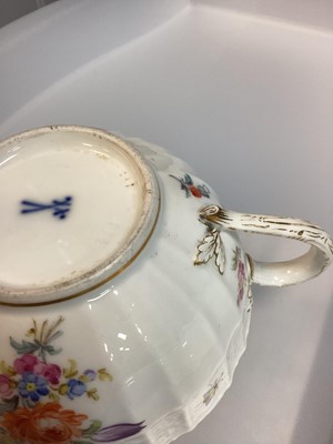 Lot 852 - A LATE 19TH/EARLY 20TH CENTURY MEISSEN PART TEA SERVICE