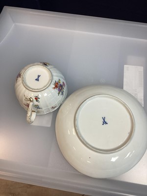 Lot 852 - A LATE 19TH/EARLY 20TH CENTURY MEISSEN PART TEA SERVICE