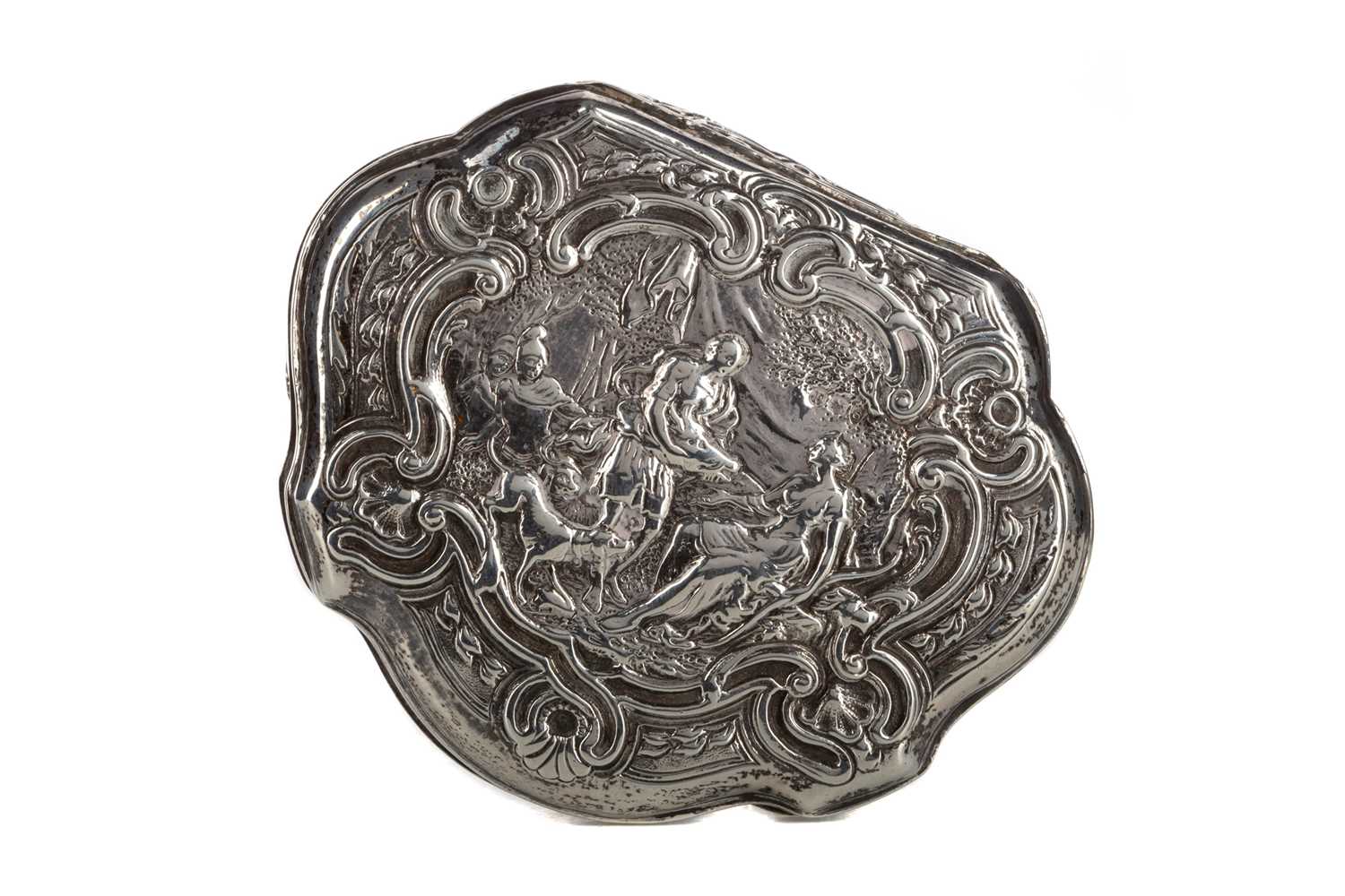 Lot 76 - A 19TH CENTURY GERMAN SILVER SNUFF BOX