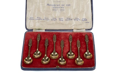 Lot 80 - A SET OF EIGHT SILVER GILT 'MONARCHS OF THE CENTURY, 1837-1937' TEASPOONS