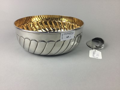 Lot 65 - A SILVER PLATED SERVING BOWL AND A NAPKIN RING