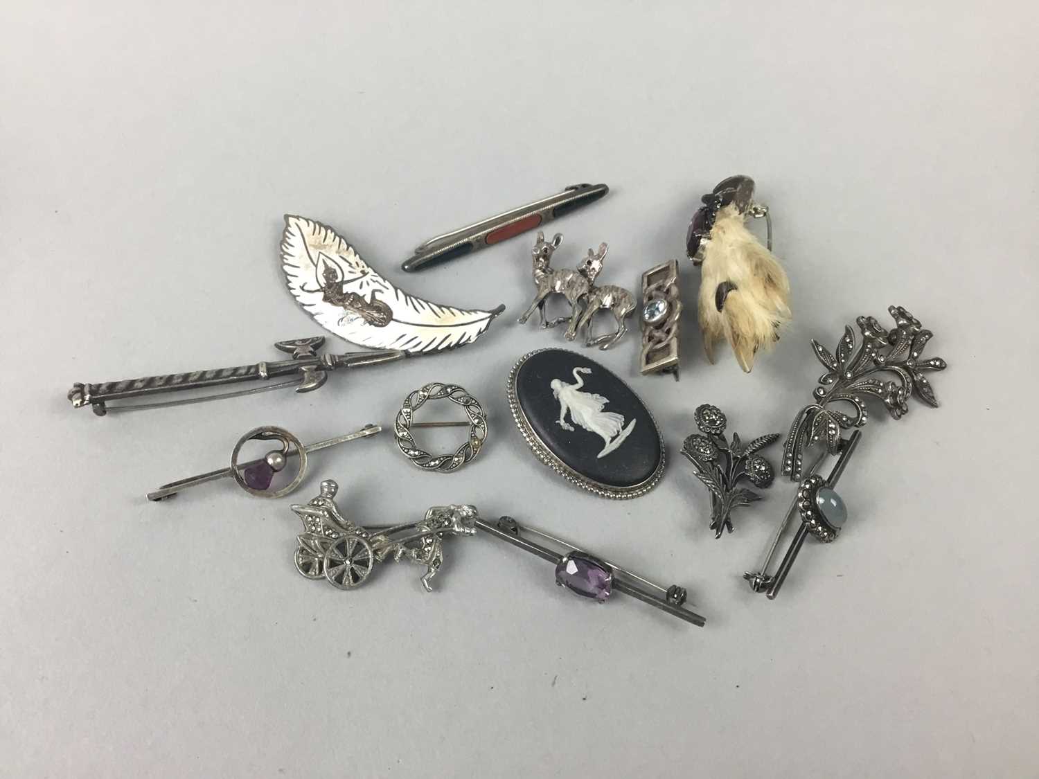 Lot 18 - A LOT OF FOURTEEN SILVER AND OTHER BROOCHES