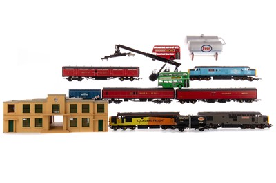 Lot 1061 - TWO LIMA BR DIESEL/ELECTRIC LOCOMOTIVES