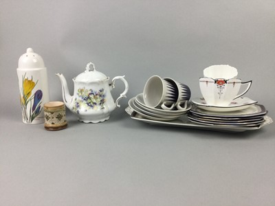 Lot 61 - A LOT OF VICTORIAN AND LATER CERAMICS
