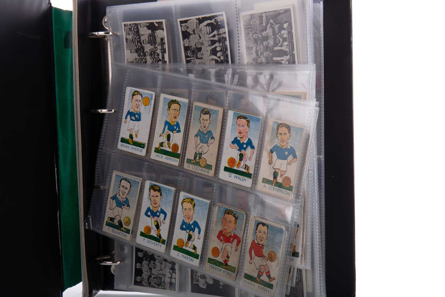 Lot 1566 - A COLLECTION OF FOOTBALLING CIGARETTE CARDS