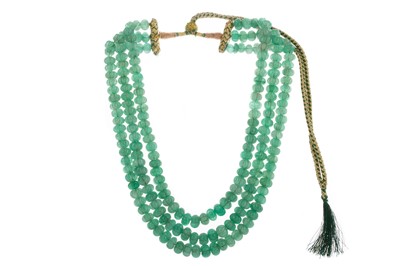 Lot 1168 - A CARVED GREEN ONYX BEAD NECKLACE