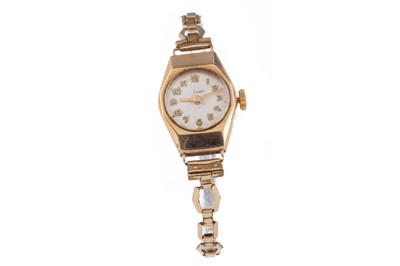 Lot 859 - A LADY'S RECORD NINE CARAT GOLD CASED MANUAL WIND WRIST WATCH