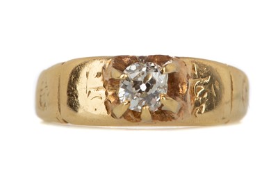 Lot 1221 - A DIAMOND SOLITAIRE RING