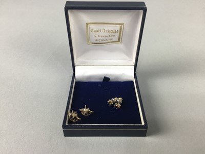 Lot 4 - A LOT OF TWO PAIRS OF GOLD AND SAPPHIRE EARRINGS