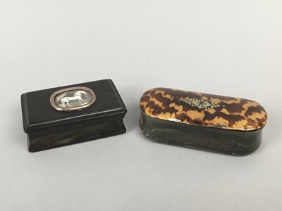 Lot 171 - A LOT OF  SNUFF BOXES AND A PIPE