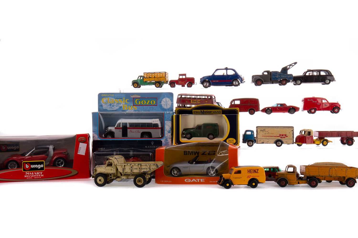 Lot 900 - A GROUP OF DIE-CAST MODEL VEHICLES