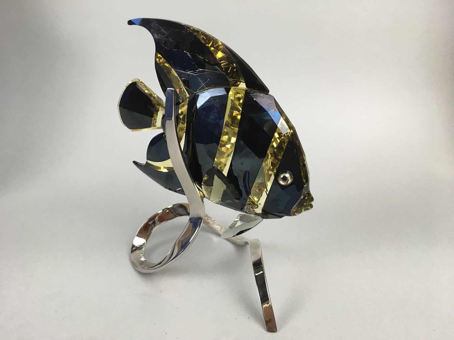 Lot 206 - A SWAROVSKI MODEL ANGEL FISH