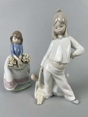 Lot 212 - A LOT OF LLADRO AND OTHER FIGURES AND ANIMALS