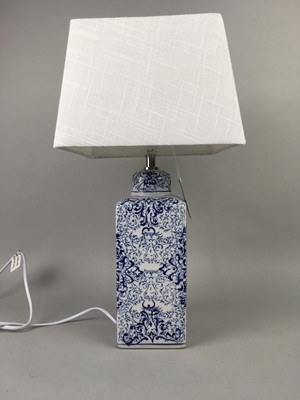 Lot 184 - A PAIR OF BLUE AND WHITE CERAMIC TABLE LAMPS