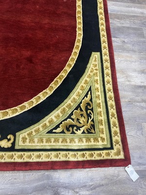 Lot 297 - A MODERN RUG