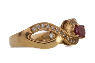 Lot 411 - A RUBY AND DIAMOND RING