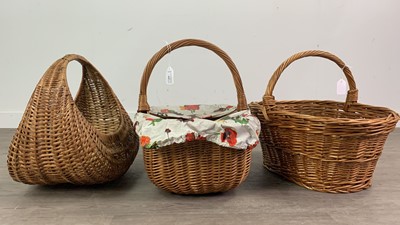 Lot 408 - A COLLECTION OF VARIOUS SIZED WICKER BASKETS