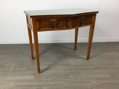 Lot 442 - A MODERN BEDSIDE CHEST AND A SIDE TABLE