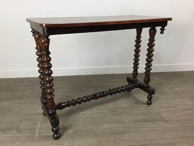 Lot 443 - A MAHOGANY OCCASIONAL TABLE