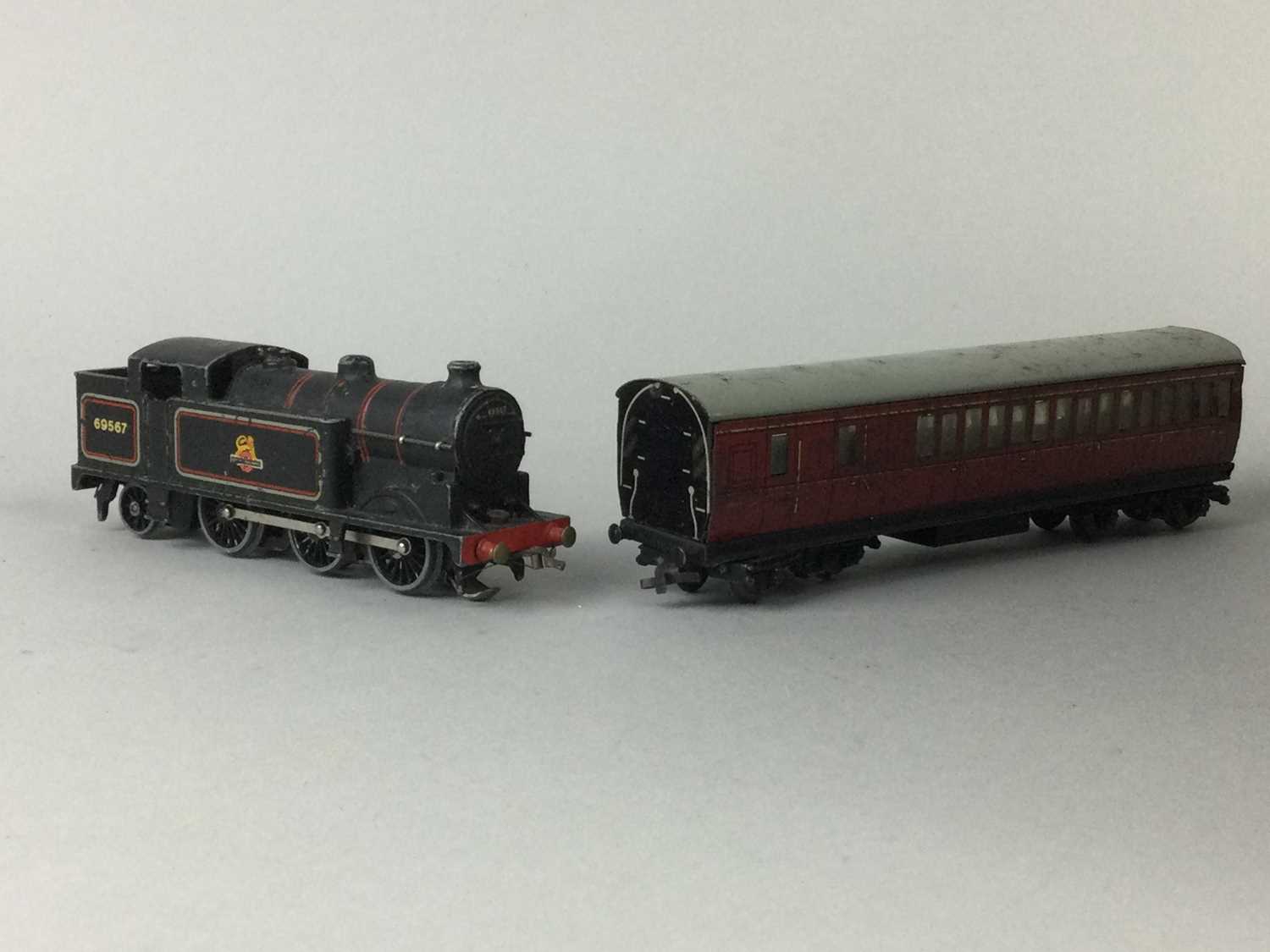 Lot 458 - A HORNBY DUBLO 0-6-2 EDL17 LOCOMOTIVE