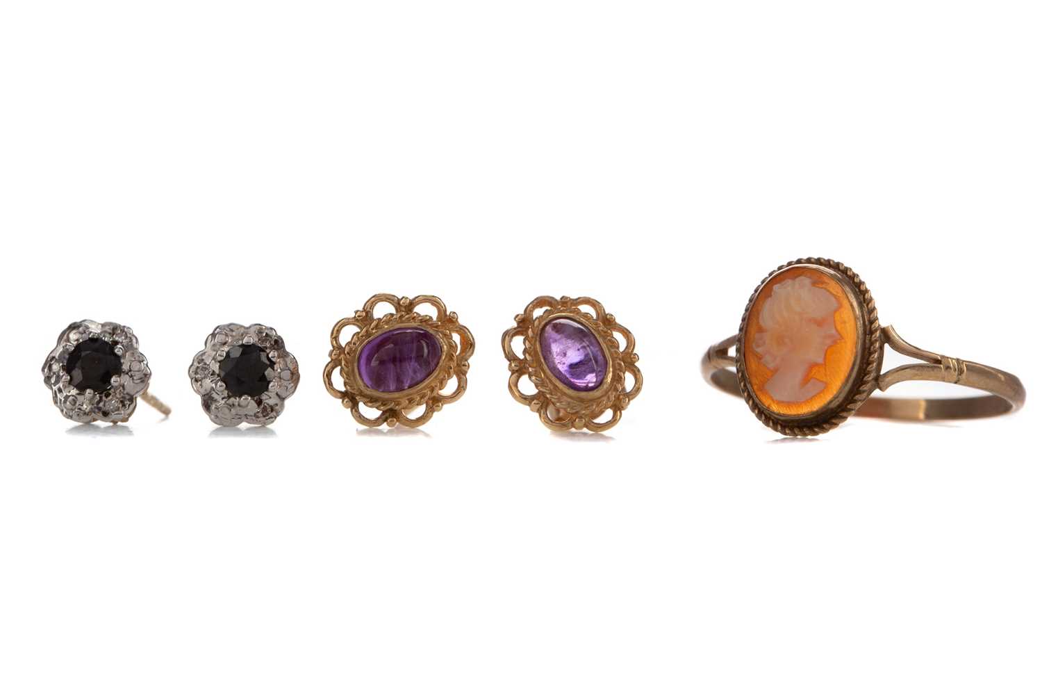 Lot 468 - A COLLECTION OF GEM SET JEWELLERY