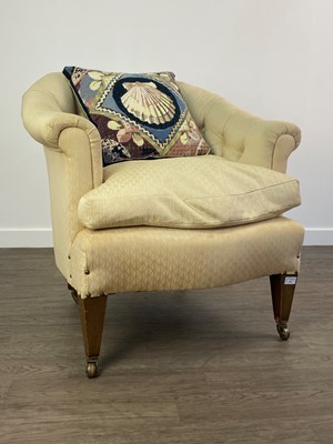 Lot 54 - AN EARLY 20TH CENTURY UPHOLSTERED ARMCHAIR