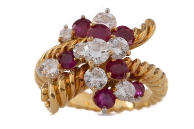 Lot 787 - A RUBY AND DIAMOND RING