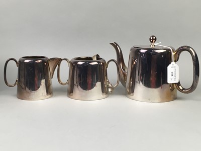 Lot 138 - AN HOTEL PATTERN TEA SERVICE AND OTHERS