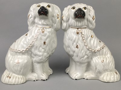 Lot 42 - A PAIR OF WALLY DOGS AND AN ONYX MANTEL CLOCK
