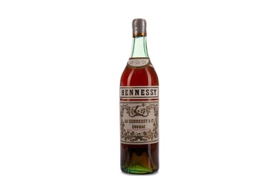 Lot 134 - HENNESSY 3 STAR COGNAC 1950S 75CL