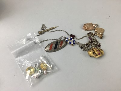 Lot 13 - A COLLECTION OF JEWELLERY