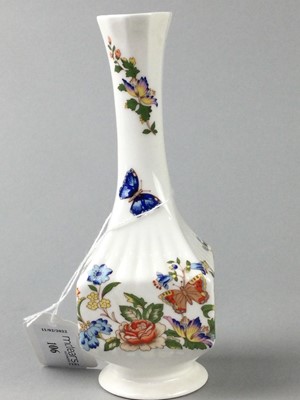 Lot 106 - A SMALL AYNLSEY VASE AND OTHER CERAMICS