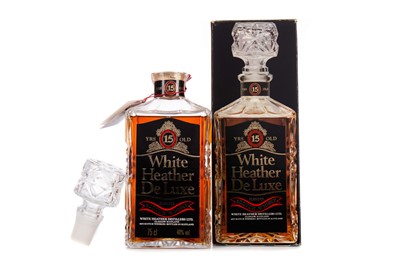 Lot 176 - WHITE HEATHER 15 YEAR OLD DELUXE DECANTER 75CL