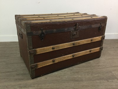 Lot 88 - AN EARLY 20TH CENTURY CABIN TRUNK