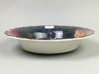 Lot 236 - A ROYAL DOULTON CIRCULAR BOWL, COMPORTS AND OTHER CERAMICS