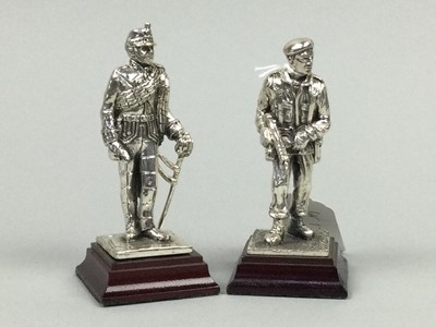 Lot 177 - A LOT OF FIVE ROYAL HAMPSHIRE ART FOUNDRY MILITARY FIGURES