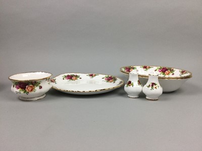 Lot 85 - A ROYAL ALBERT 'OLD COUNTRY ROSES' PART DINNER SERVICE