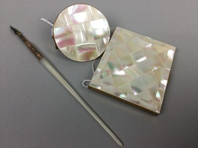 Lot 40A - A MOTHER OF PEARL COMPACT, LIPSTICK AND FOUNTAIN PEN