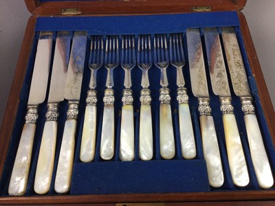 Lot 385 - A COLLECTION OF SILVER PLATE INCLUDING EGG CUPS AND FLATWARE