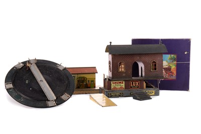 Lot 933 - A COLLECTION OF HORNBY O GAUGE MODEL RAILWAY
