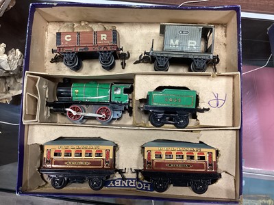 Lot 933 - A COLLECTION OF HORNBY O GAUGE MODEL RAILWAY